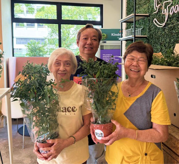 Community farm volunteers