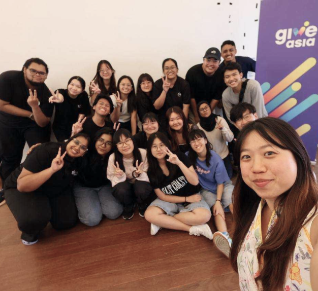 GiveFellows volunteers